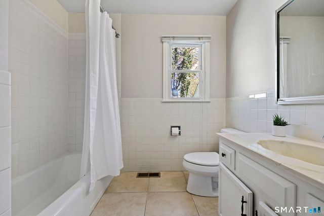 25 Fairland Street, Stamford, CT 06905