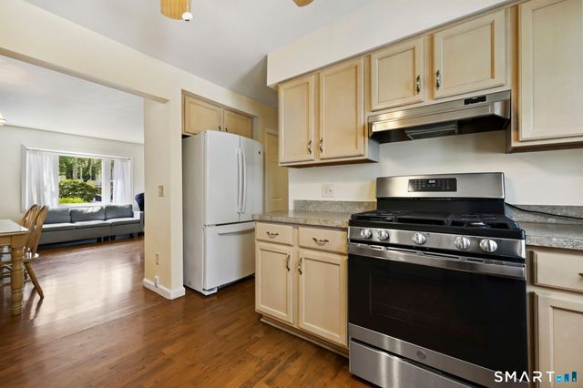 25 Fairland Street, Stamford, CT 06905