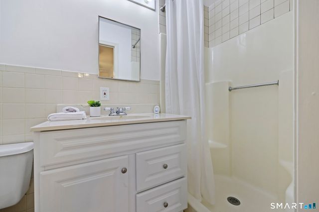 25 Fairland Street, Stamford, CT 06905