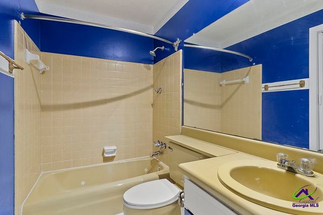 2037 Greentree Pkwy Parkway, Macon, GA 31220