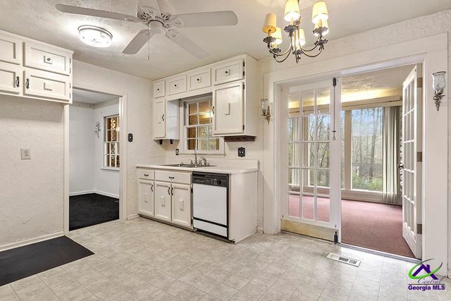 2037 Greentree Pkwy Parkway, Macon, GA 31220