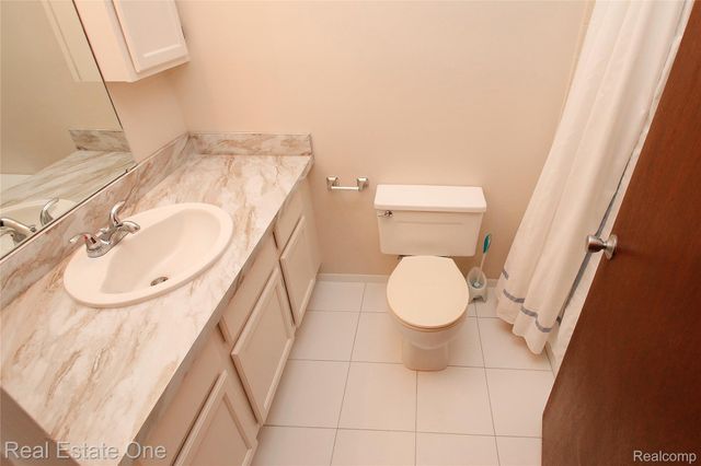 480 Baldwin Avenue 20, Rochester, MI 48307