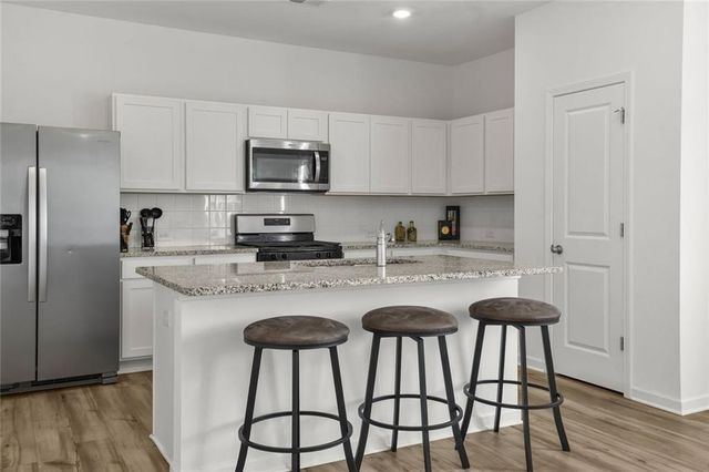 2313 Hedgeview Rd., Conyers, GA 30094