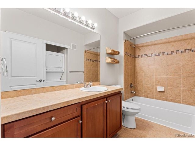 9019 E Panorama Cir D120, Englewood, CO 80112