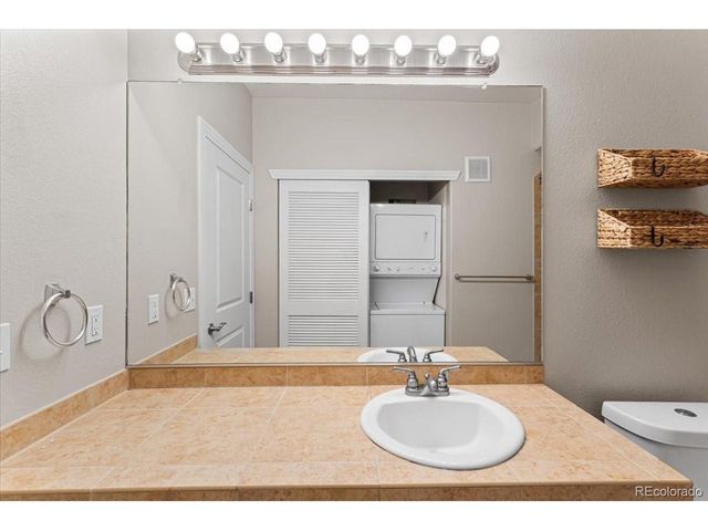 9019 E Panorama Cir D120, Englewood, CO 80112