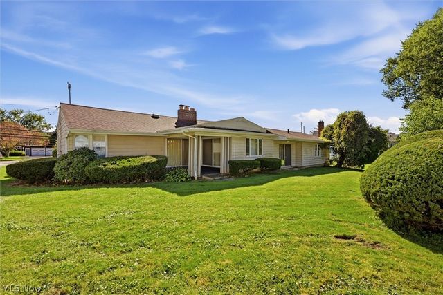 1426 Robbins Avenue, Niles, OH 44446