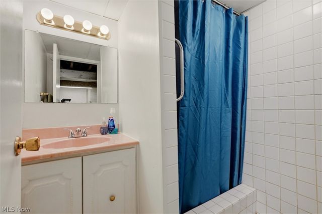 1426 Robbins Avenue, Niles, OH 44446