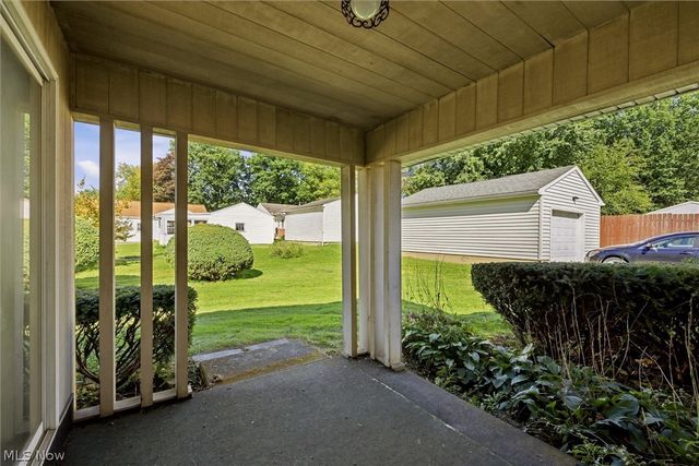 1426 Robbins Avenue, Niles, OH 44446