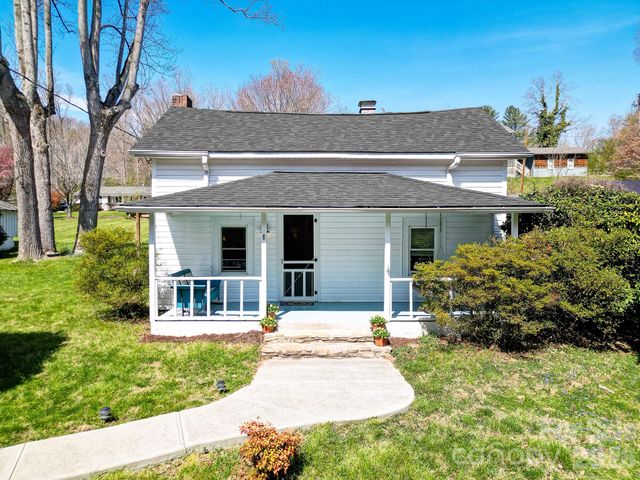 8 Concord Road, Asheville, NC 28803