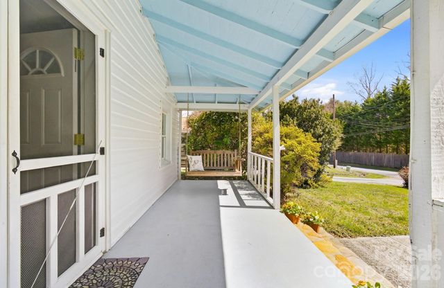 8 Concord Road, Asheville, NC 28803