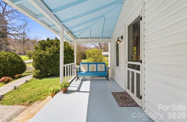 8 Concord Road, Asheville, NC 28803