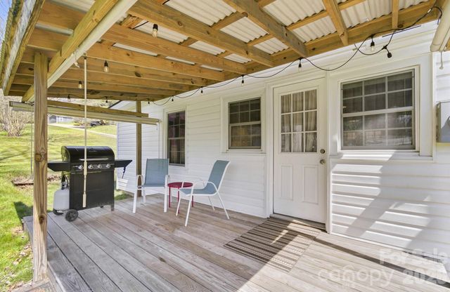 8 Concord Road, Asheville, NC 28803