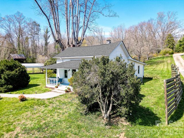 8 Concord Road, Asheville, NC 28803