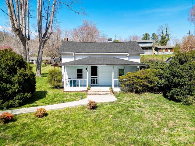 8 Concord Road, Asheville, NC 28803