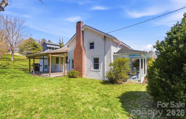 8 Concord Road, Asheville, NC 28803