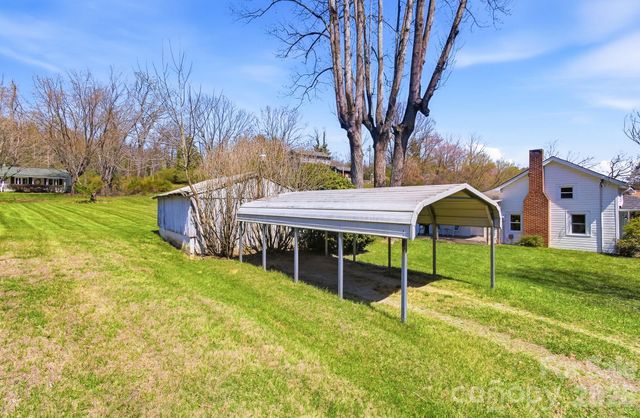 8 Concord Road, Asheville, NC 28803