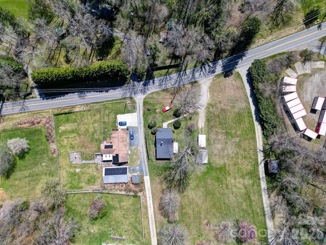 8 Concord Road, Asheville, NC 28803