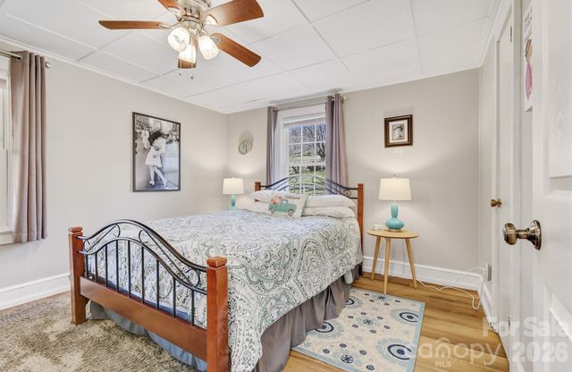 8 Concord Road, Asheville, NC 28803