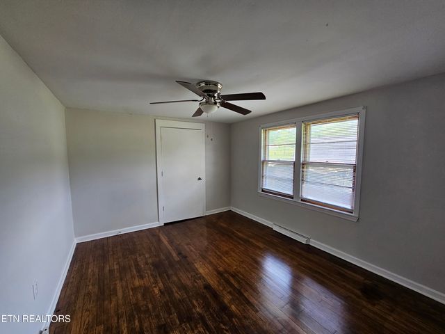 335 Bristol Rd, Harrogate, TN 37752