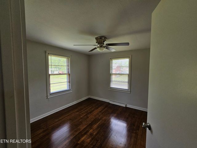 335 Bristol Rd, Harrogate, TN 37752
