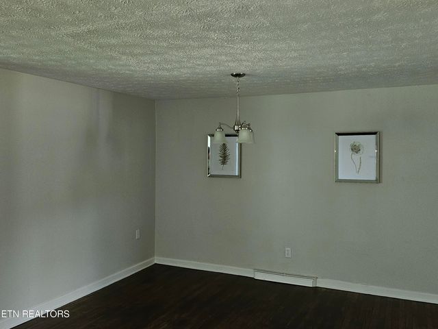 335 Bristol Rd, Harrogate, TN 37752