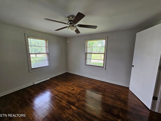 335 Bristol Rd, Harrogate, TN 37752