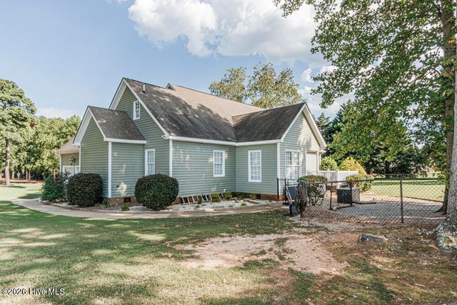 8554 Forest Cove Road, Elm City, NC 27822