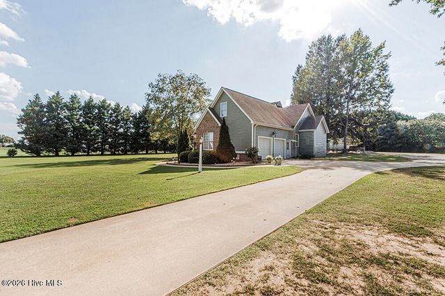 8554 Forest Cove Road, Elm City, NC 27822