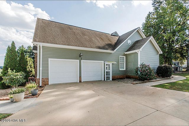 8554 Forest Cove Road, Elm City, NC 27822