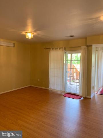 47344 BLACKWATER FALLS TER, Sterling, VA 20165