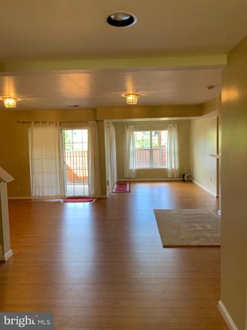 47344 BLACKWATER FALLS TER, Sterling, VA 20165