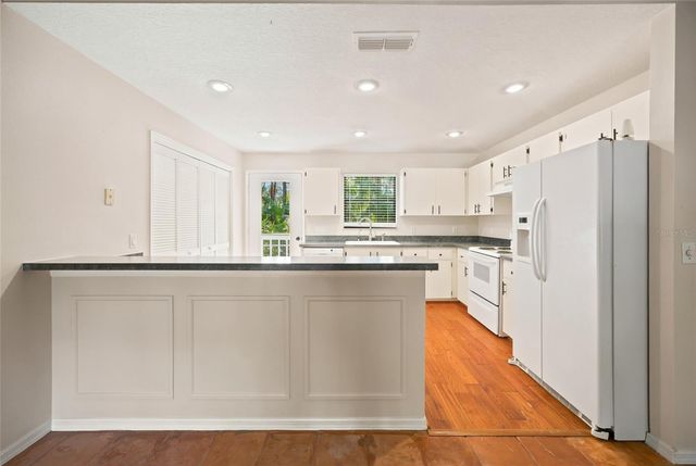 43 64TH STREET, Yankeetown, FL 34498