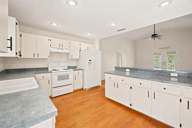 43 64TH STREET, Yankeetown, FL 34498