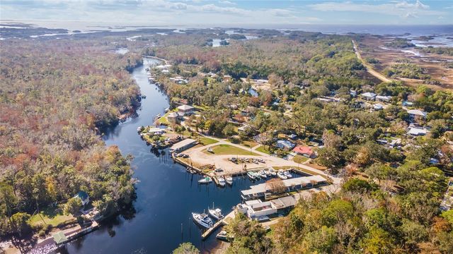 43 64TH STREET, Yankeetown, FL 34498