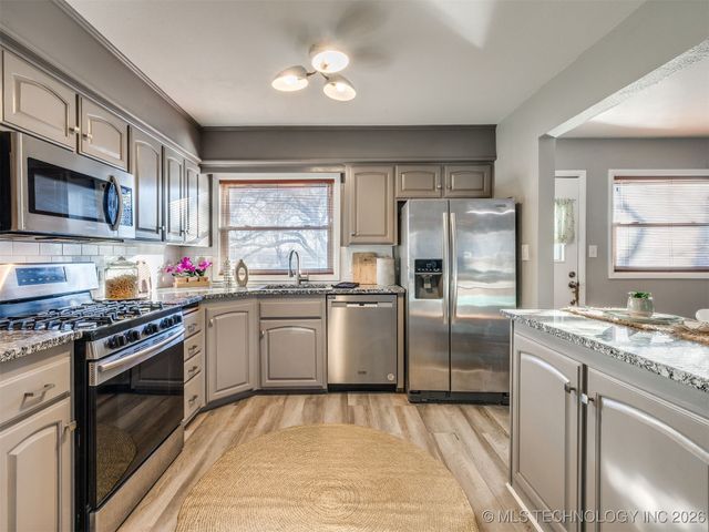 3714 E 40th Street, Tulsa, OK 74135