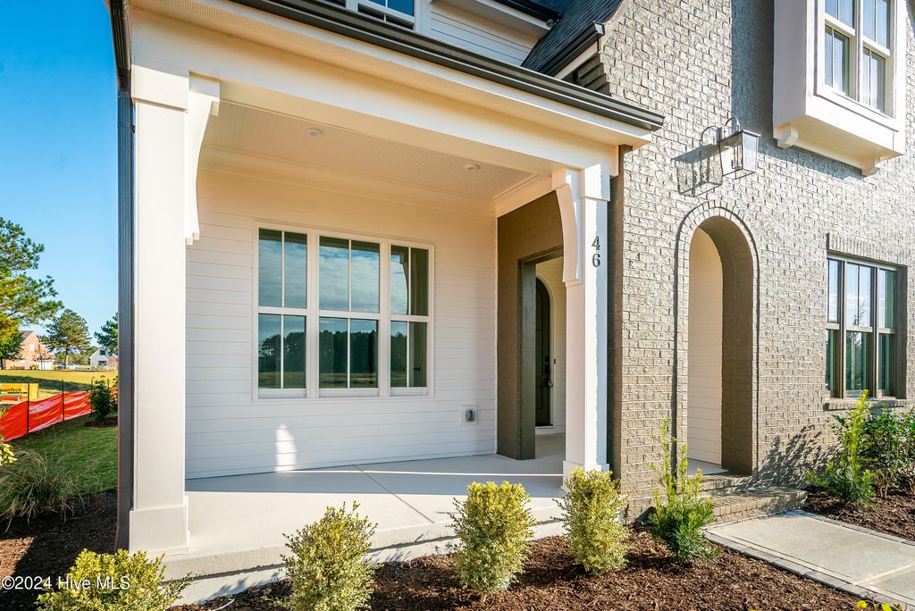 Image 5 of property listing at 46 Pine Tree Point, Snow Hill, NC 28580