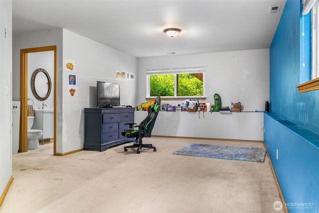 18211 58th Street Ct E, Lake Tapps, WA 98391
