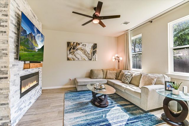 11110 2nd ST, Jonestown, TX 78645