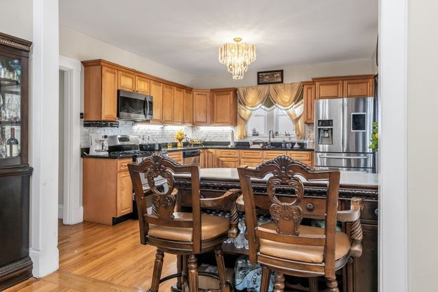 64 Webster St, Lynn, MA 01902