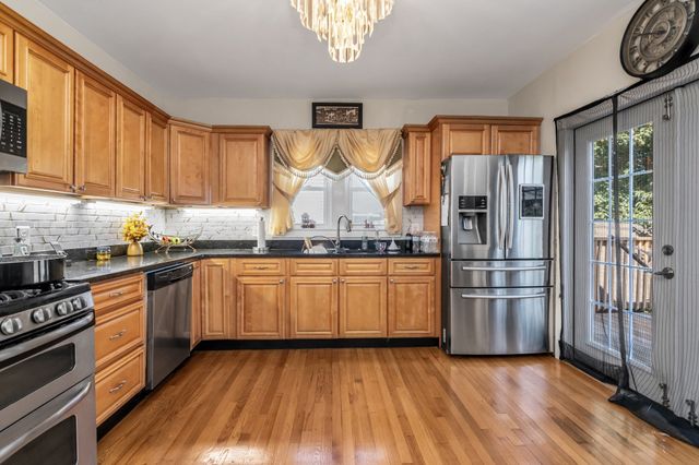 64 Webster St, Lynn, MA 01902