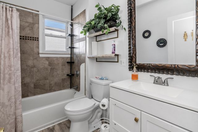 64 Webster St, Lynn, MA 01902