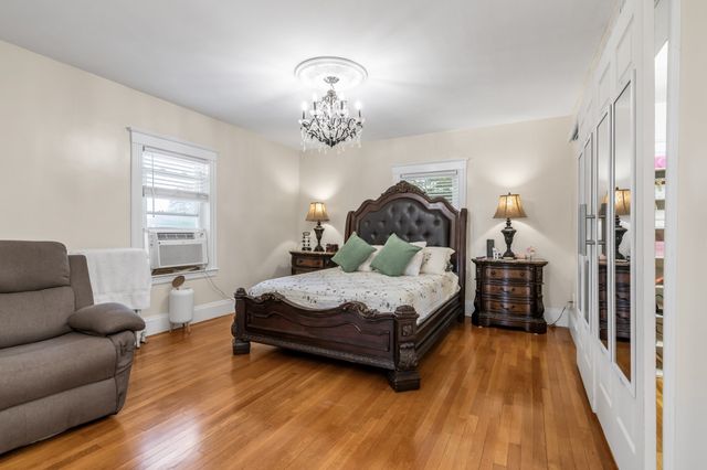 64 Webster St, Lynn, MA 01902