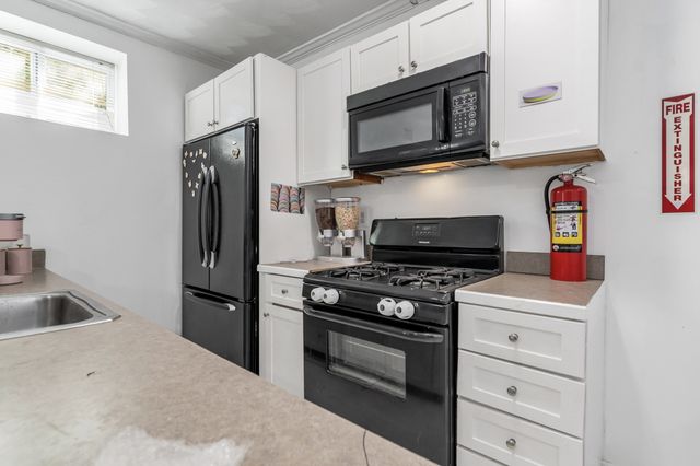 64 Webster St, Lynn, MA 01902