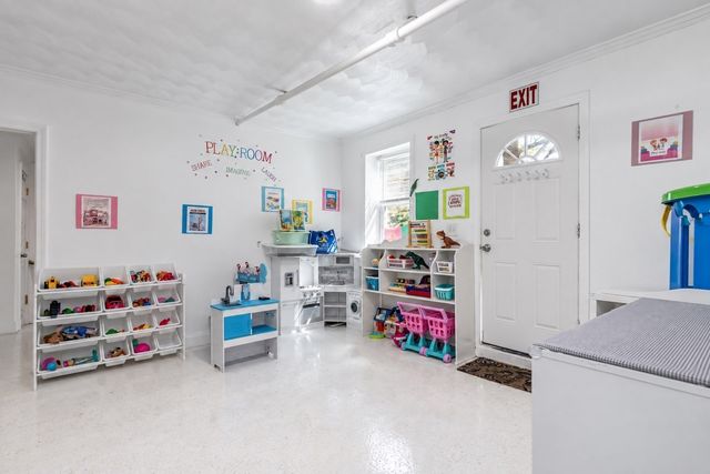 64 Webster St, Lynn, MA 01902