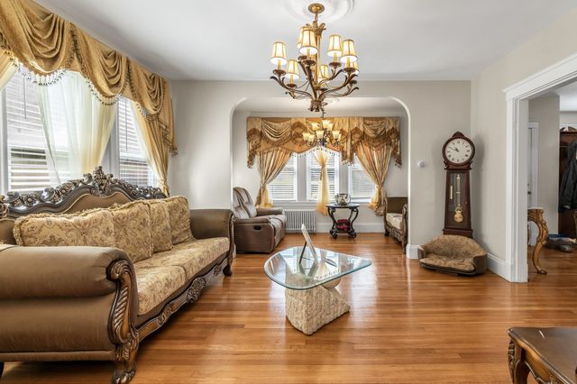 64 Webster St, Lynn, MA 01902