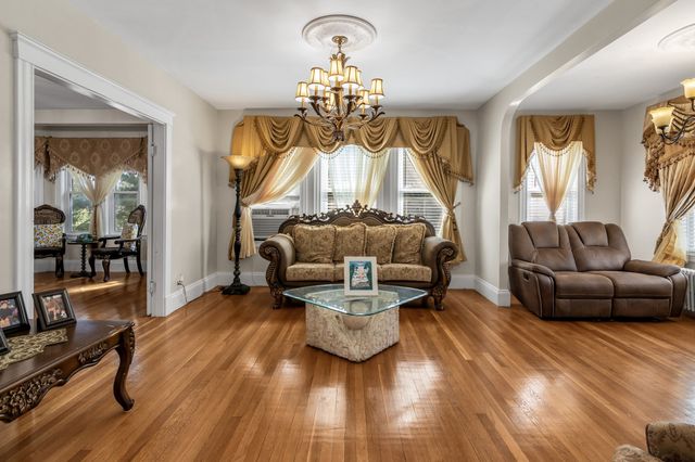 64 Webster St, Lynn, MA 01902