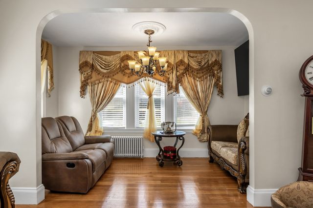 64 Webster St, Lynn, MA 01902