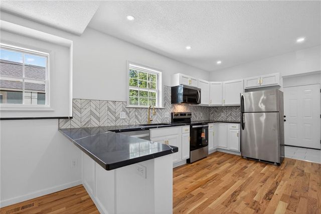 2560 N 17th Street, Kansas City, KS 66104