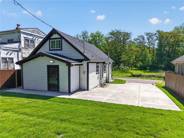 2560 N 17th Street, Kansas City, KS 66104