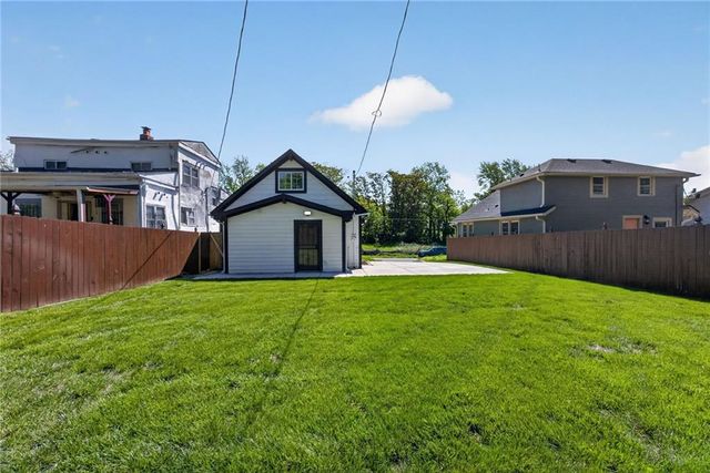 2560 N 17th Street, Kansas City, KS 66104